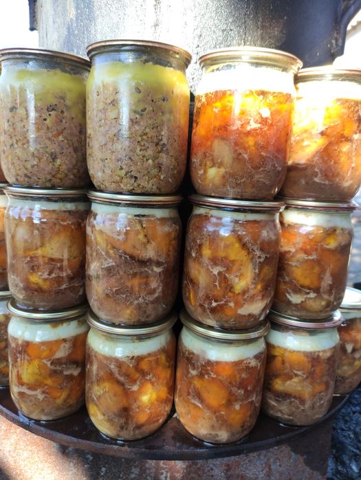 Продам домашнью тушонку, кровянку, паштет, смалець.
