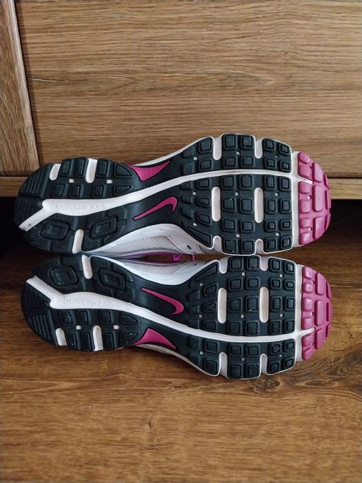 Nike lekkie buty damskie do biegania 40