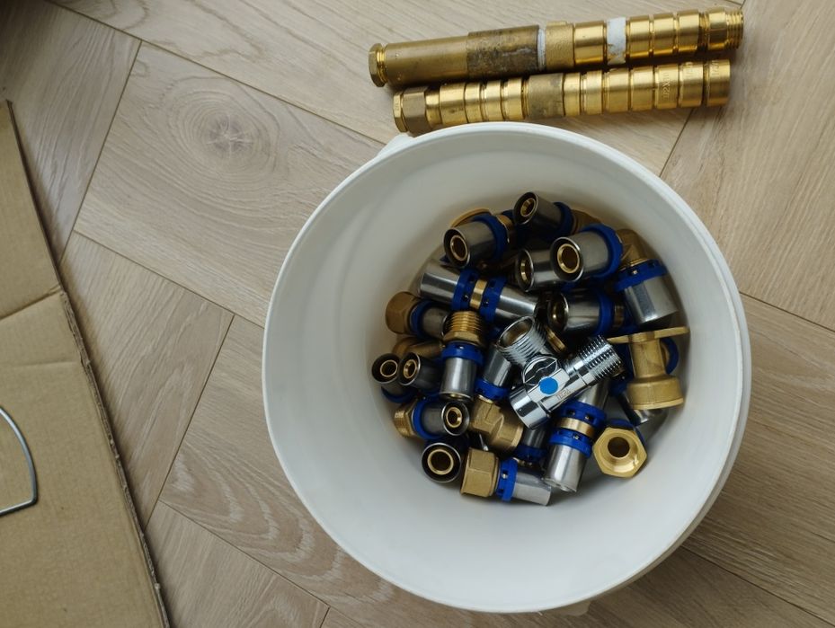 Różne kształtki hydrauliczne