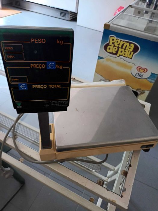 Vendo balança Digi