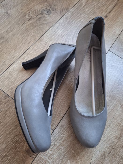 Buty damskie rozmiar 39 sprzedam