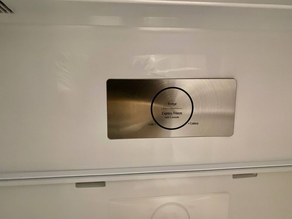 інверторний холодильник LG