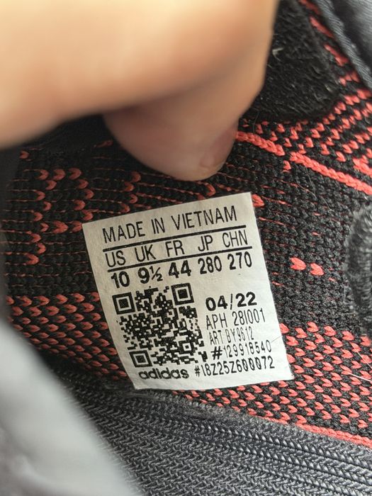 Adidas Yeezy Boost 350 V2 Red Stripe buty sneakersy czarne niskie 44