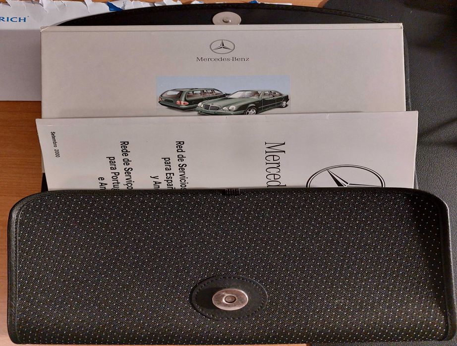 Livro Mercedes Classe E (W210) ano 2000 em Português
