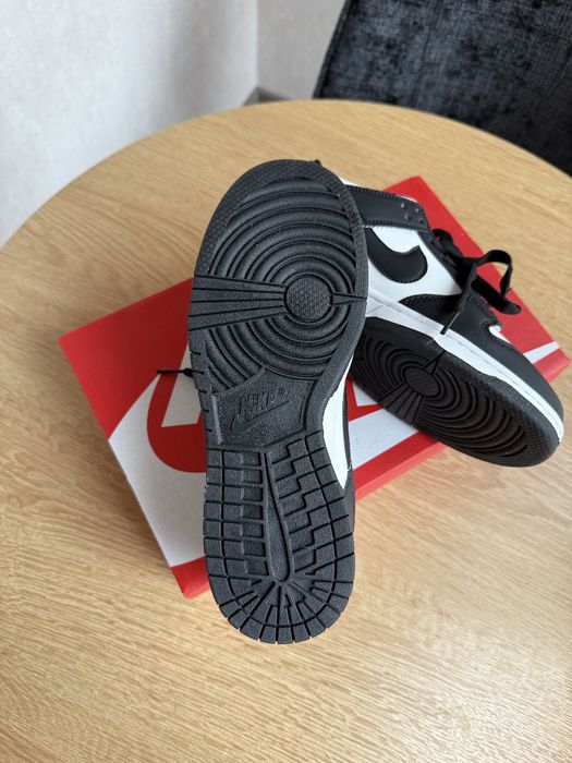 Кросівки жіночі Nike SB Dunk Low White Black