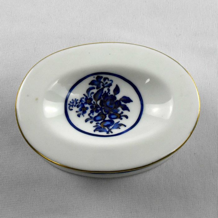 Saleiro oval, porcelana NG Instituto Português de Museus