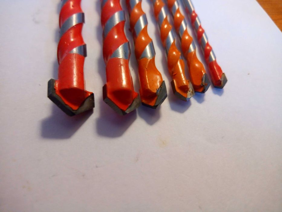 набір викруток, свердла твердосплавні