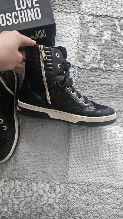 Moshino śliczne sneakersy