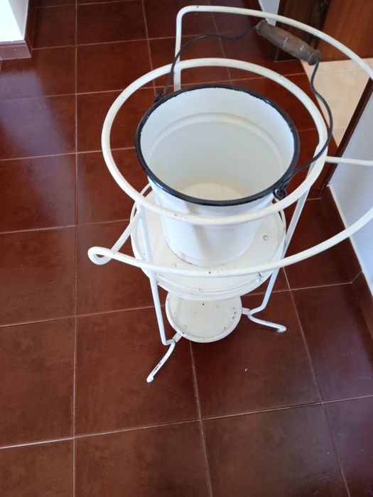 Lavatório em ferro antigo