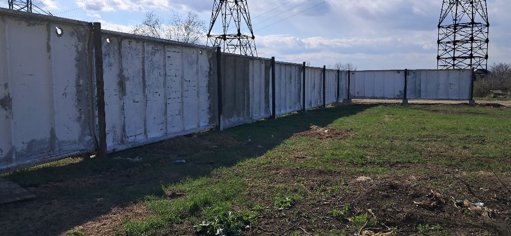 Заборные плиты, бетонный забор  б/у