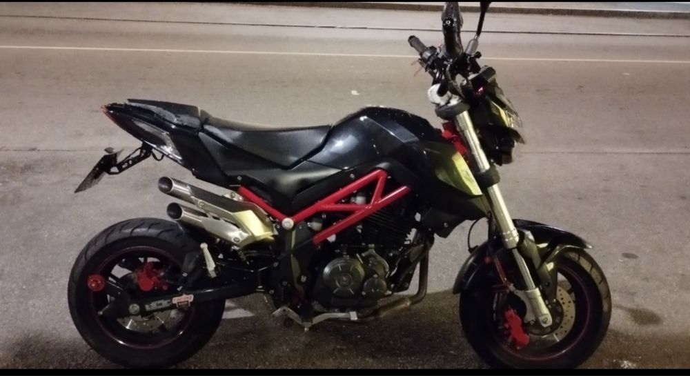 Benelli tnt 125 aceito troca