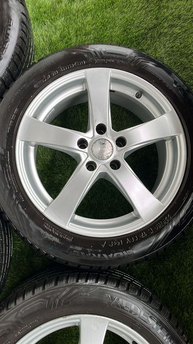 Jantes 17 5×112 com pneus 225/50R17.
Possível envio para Portugal Cont