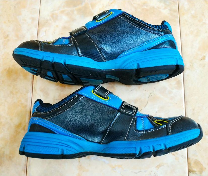 Детские кроссовки Clarks с мигалками