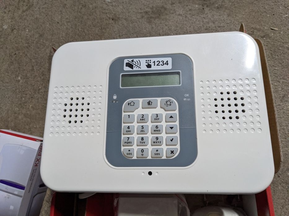 Kit alarme com 2 sensores sem fios+1com fios+comando+magnético