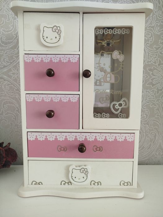 Дерев'яна шкатулка Hello Kitty для прикрас