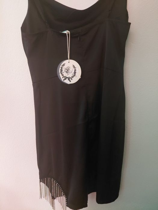 Vestido prero com racha com brilhantes