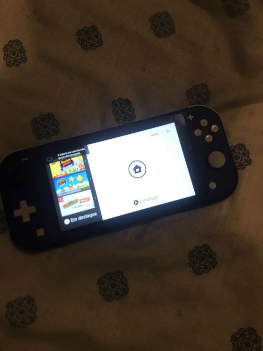 Nintendo switch lite 32 GB com cartao de memoria de 64GB