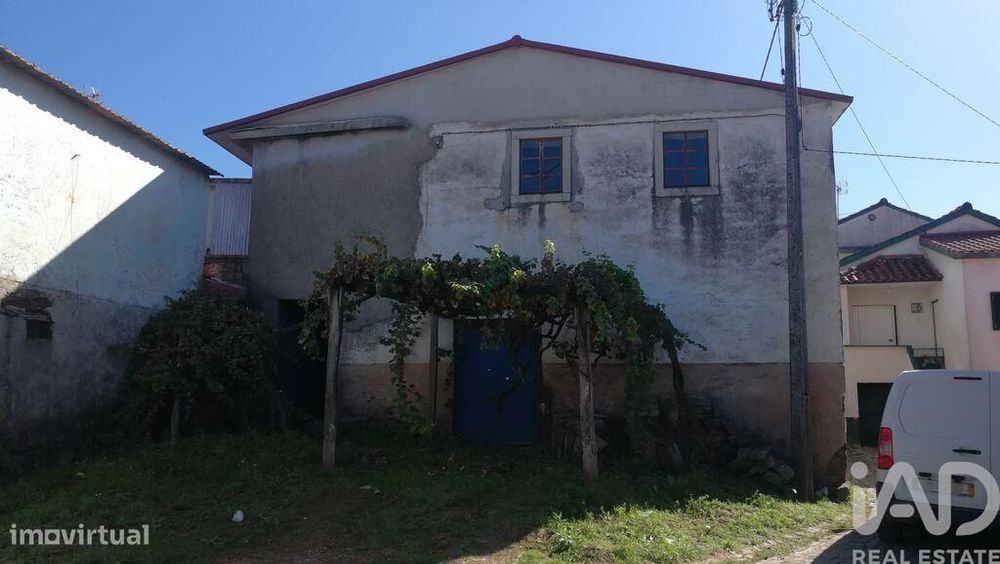 Casa de aldeia T3 em Aguda de 1960,00 m2