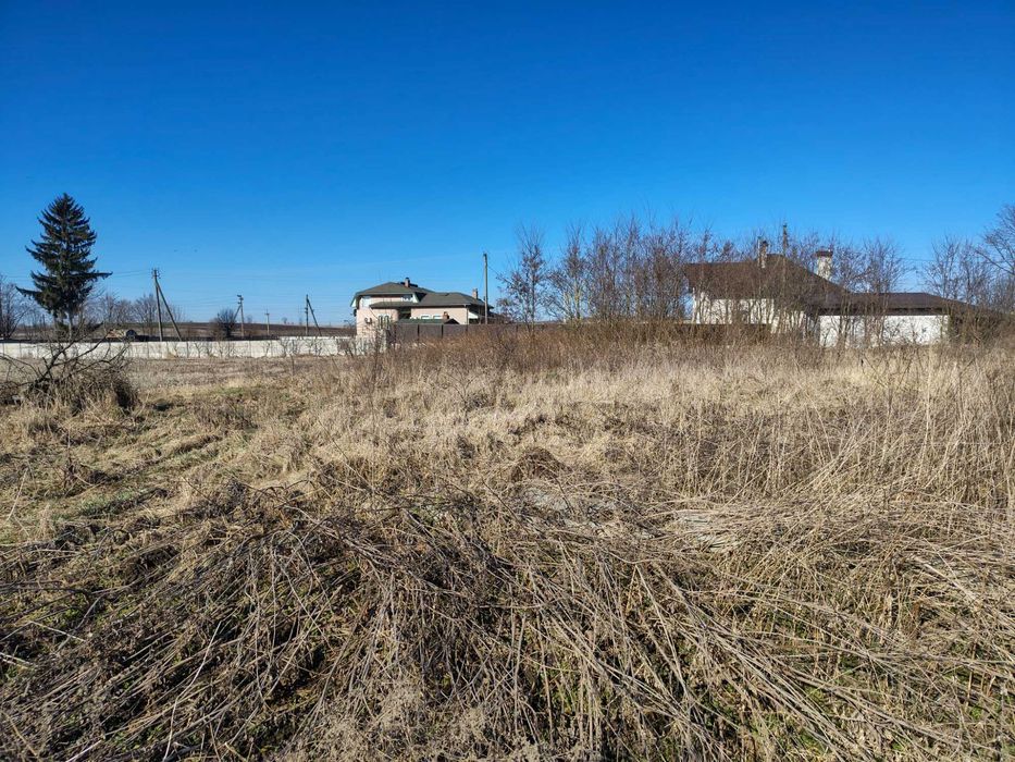 Земельна ділянка для будівництва та обслуговування житлового будинку.