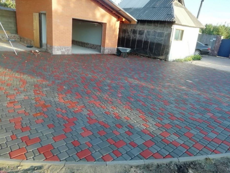 Асвальтні роботи та укладка плитки під ключ