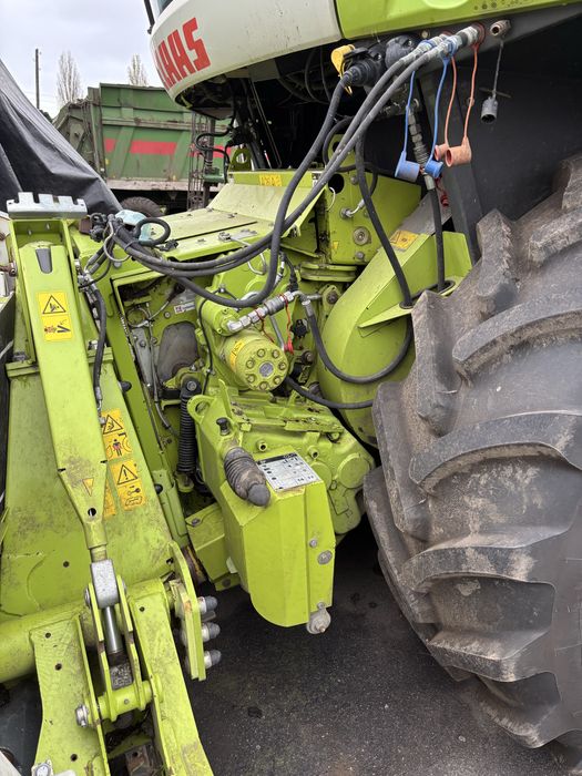 Силосний комбайн Claas Jaguar 850