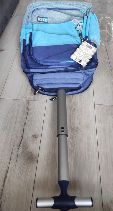 Plecak szkolny na kółkach St. Right Majews