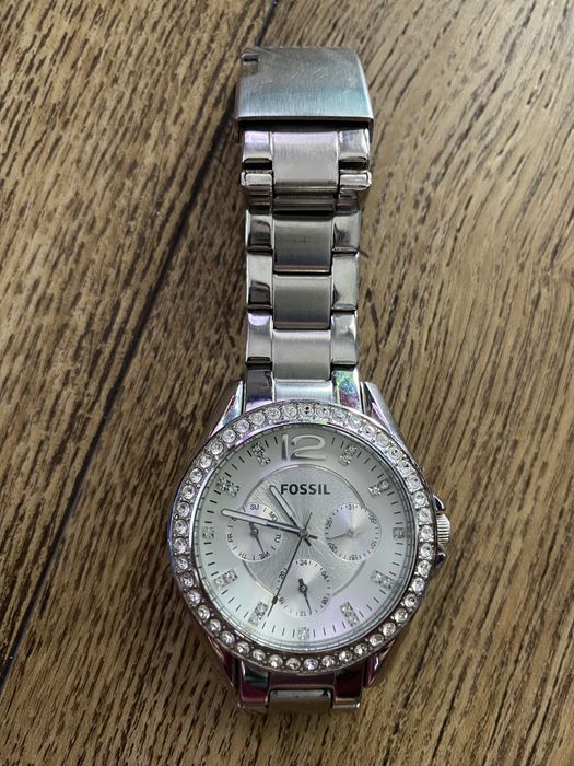 Fossil damski zegarek stan bdb na bransolecie srebrnej cekiny