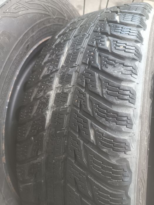 Felgi stalowe plus opony zimowe Nokian R17