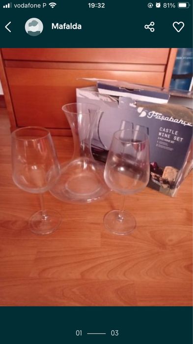 Decanter e copos de vinho