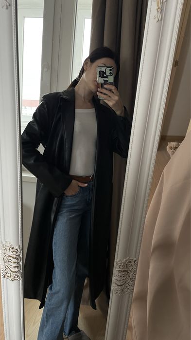 Чорний шкіряний тренч Zara