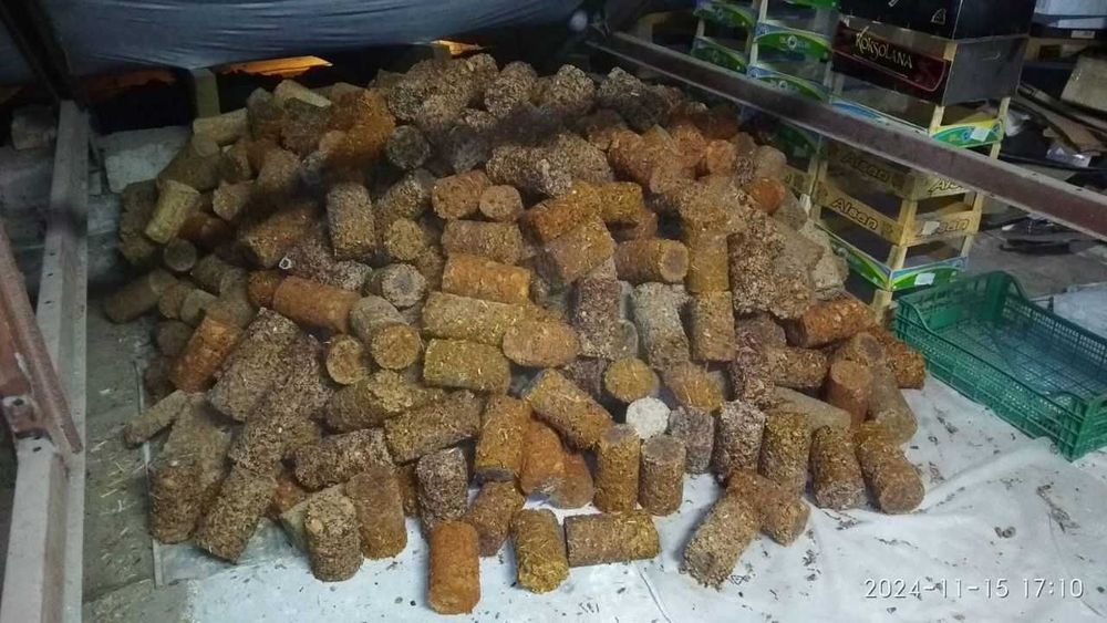 Ручний прес для паливних брикетів. Ручной пресс для топливных брикетов