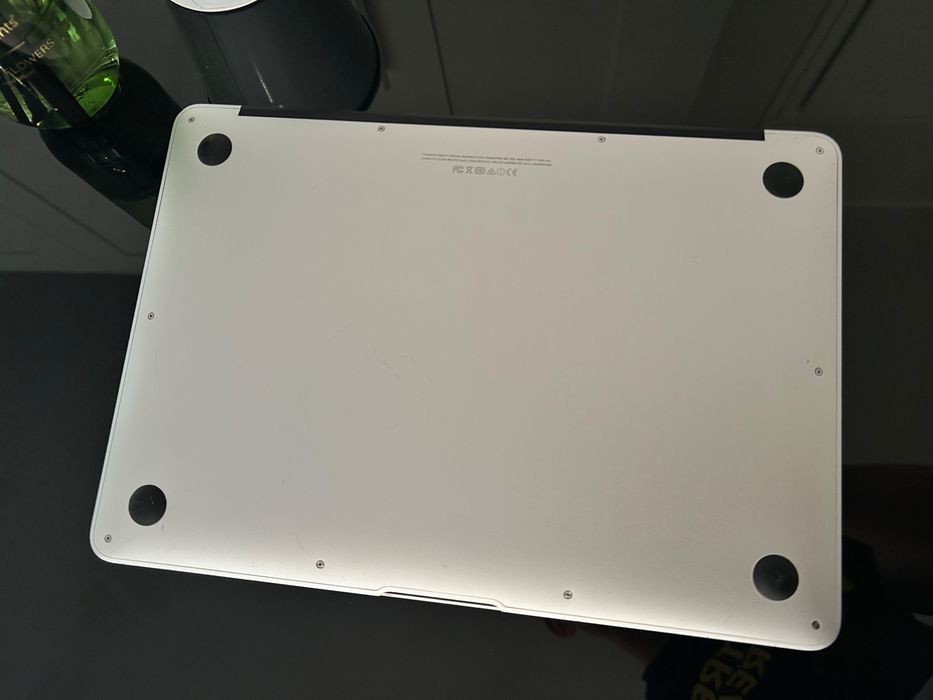 MacBook Air 13” 2015 i5 8 GB 128GB SSD