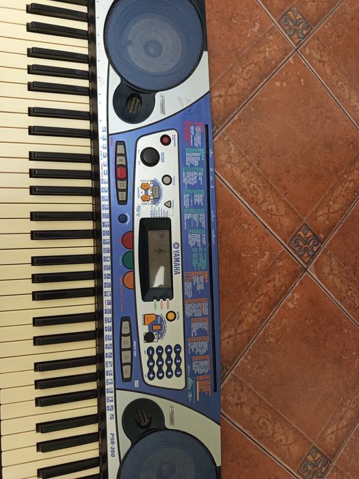 Синтезатор Yamaha PSR -260