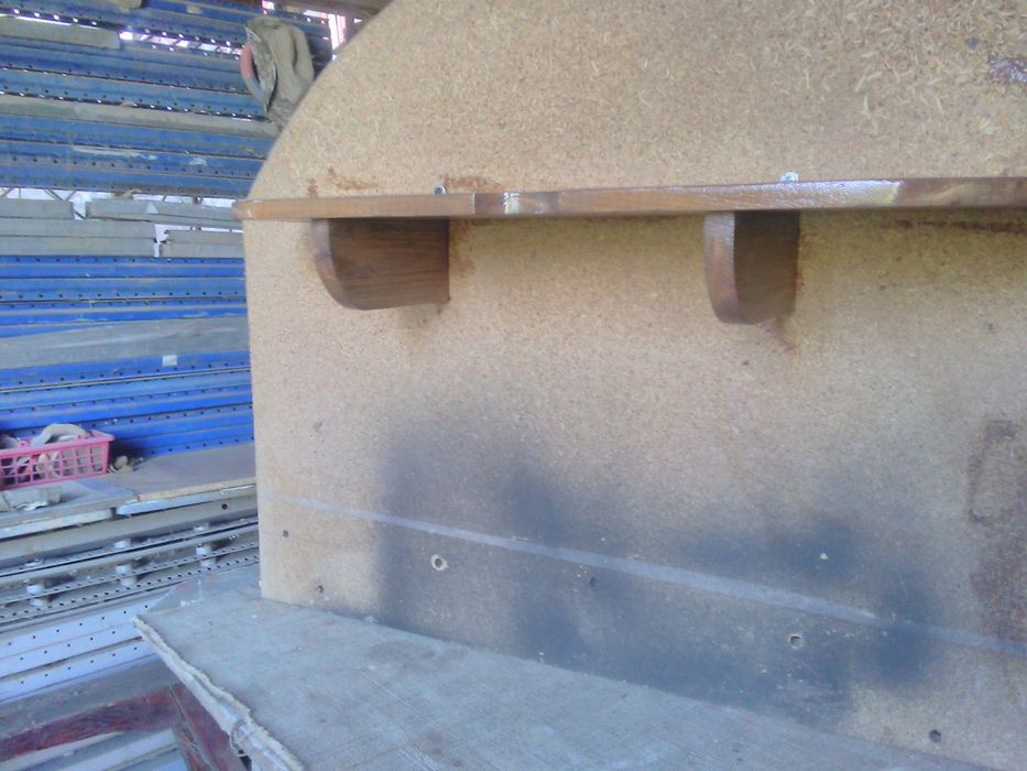 Полочка деревянная