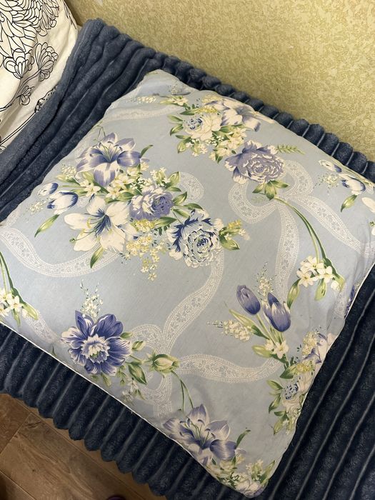 Пірʼяна подушка квадратна стандартна 70*70 см