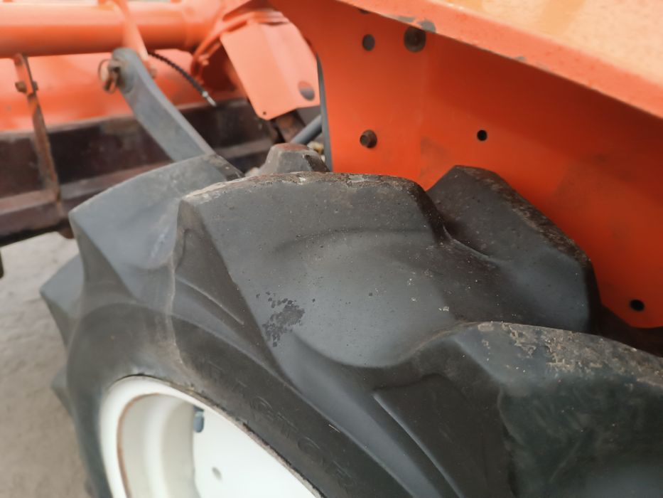 Японський мінітрактор.Трактор Кубота.