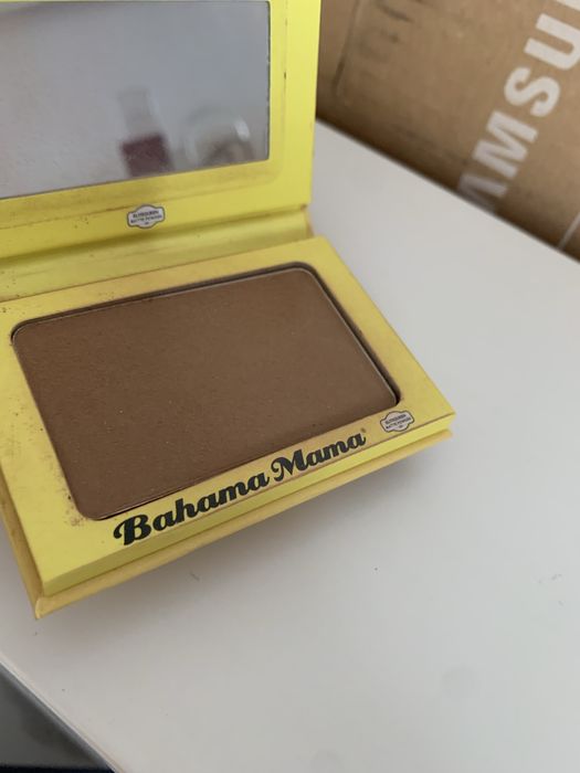 Bronzer bahama mama w kamieniu