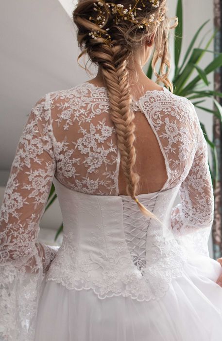 Suknia Slubna w stylu BOHO na gorsecie