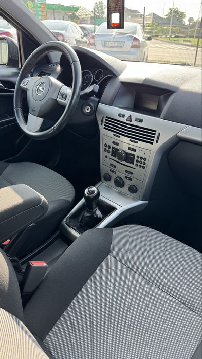 Opel Astra H Caravan Опель Астра 2010 р. 1.6 бенз 5МКПП