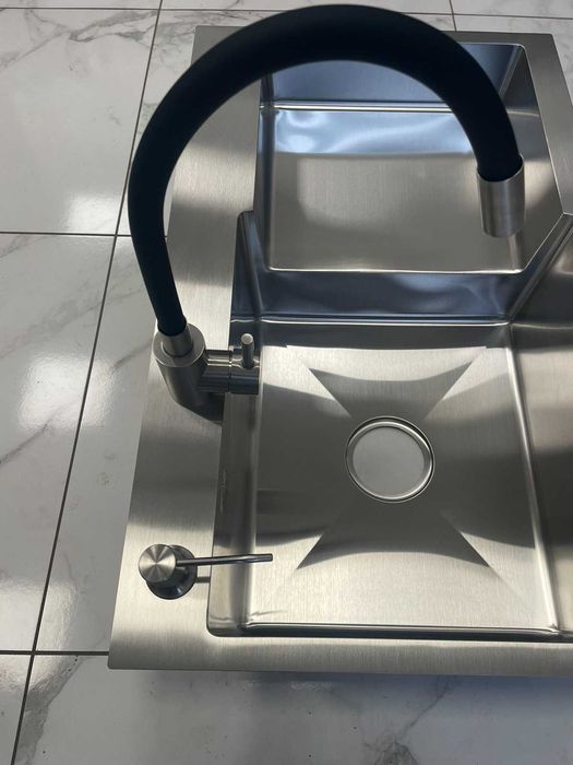 Мойка Kroner 7848 см левая и кран для кухни с гибким изливом, Kroner.