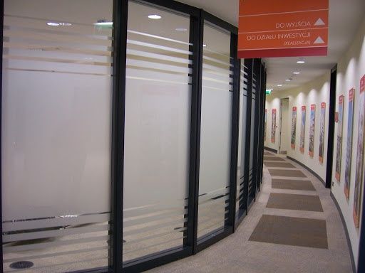 Dekoracyjna folia prywatyzująca z klejem kanalikowym 3M Scotchcal 5525