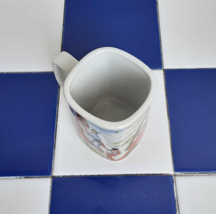 Caneca Souvenir em Cerâmica da Madeira/Portugal