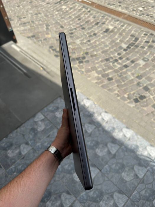 Apple MacBook Pro 16" M3 Pro 36ram 512ssd Space Black MRW23 акум 100% ідеал , офф гарантія на розбиття
