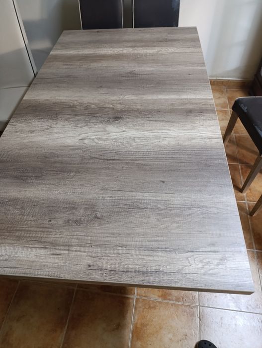 Mesa de Jantar Extensível (160cm a 200cm) – Excelente Estado