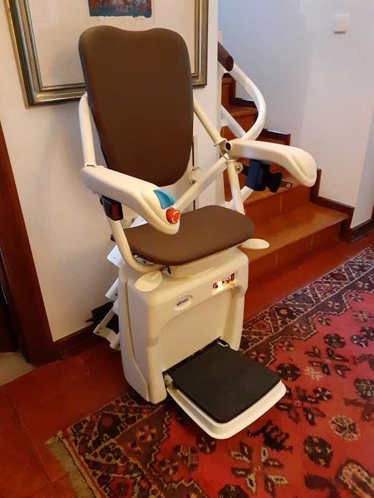 Cadeira elevatória de escada - Orçamento grátis