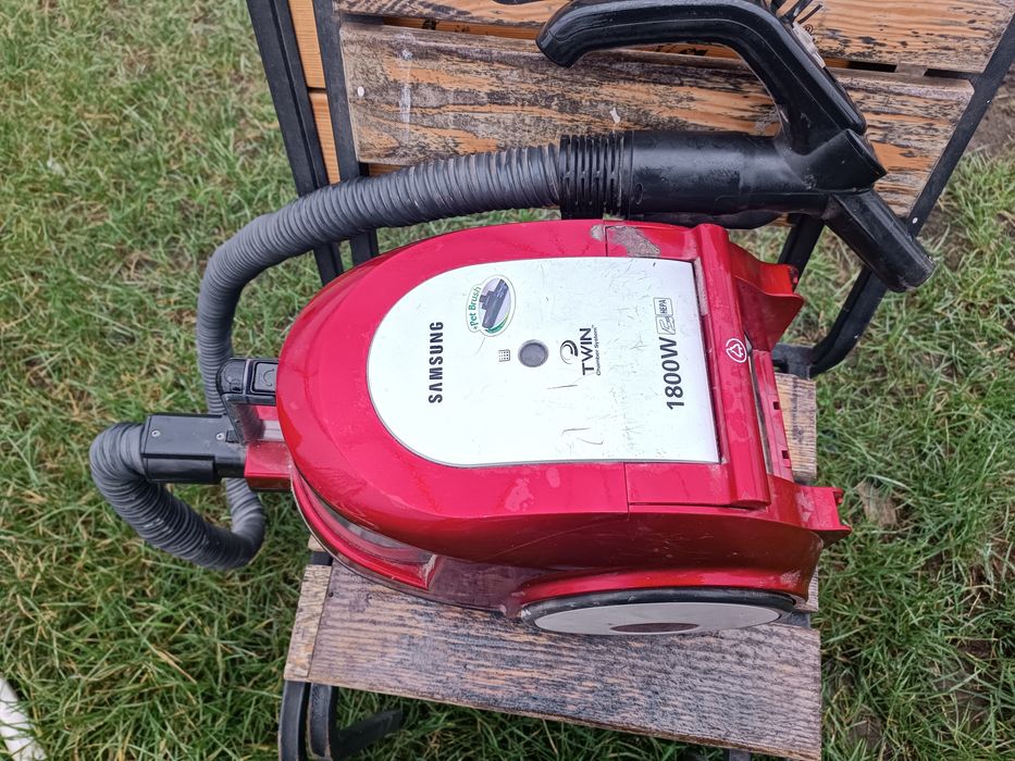 продам пылесос Samsung б/у