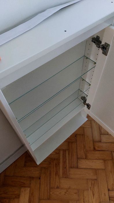 Armário com espelho IKEA Hemnes