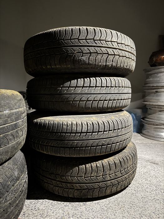 5 Jantes R13 + Pneus 155/70 e 145/70 R13