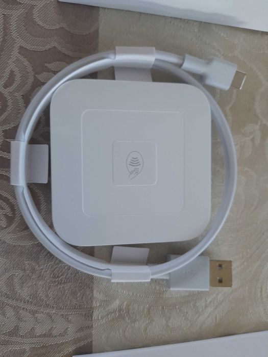 Czytnik Square do kart zbliżeniowych i chipowych