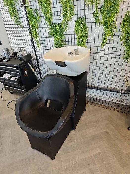 Fotele barberskie uzywane w bardzo dobrym stanie